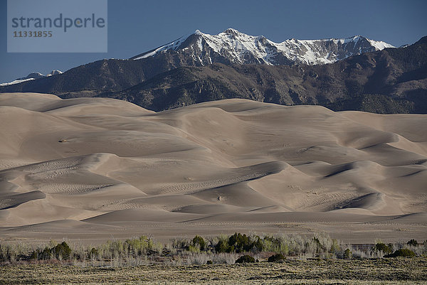 Great Sand Dunes National Park und Rocky Mountains in Colorado