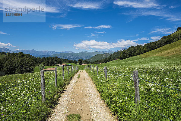 Italien  Bossico  Landschaft