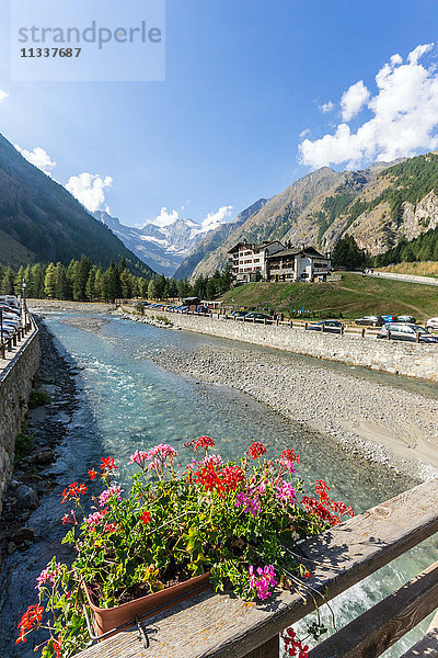 Italien  Aosta-Tal  Valnontey  Berg Gran Paradiso im Hintergrund