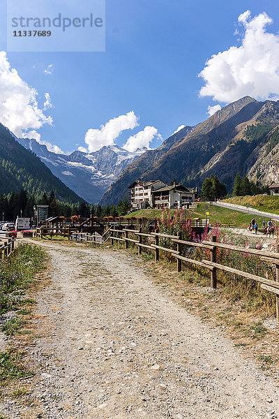 Italien  Aosta-Tal  Valnontey  Berg Gran Paradiso im Hintergrund