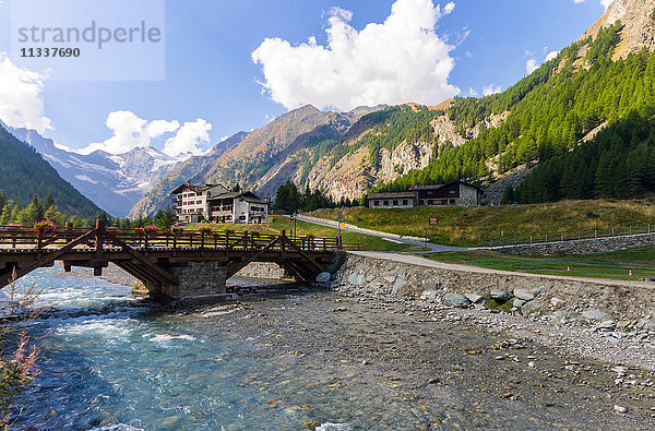 Italien  Aosta-Tal  Valnontey  Berg Gran Paradiso im Hintergrund