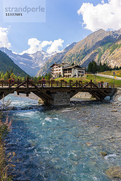 Italien  Aosta-Tal  Valnontey  Berg Gran Paradiso im Hintergrund