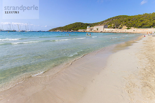 Spanien  Balearische Insel  Ibiza  Strand Cala Llonga