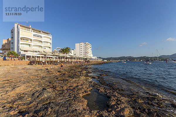 Spanien  Balearische Inseln  Ibiza  Sant Antoni de Portmany  der Strand