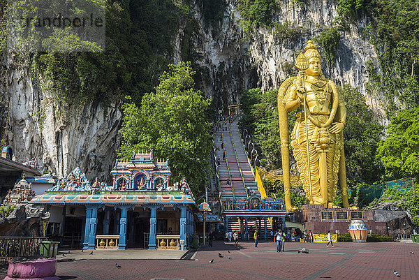 Lord Murugan-Statue  die größte Statue einer Hindu-Gottheit in Malaysia am Eingang zu den Batu-Höhlen  Kuala Lumpur  Malaysia  Südostasien  Asien
