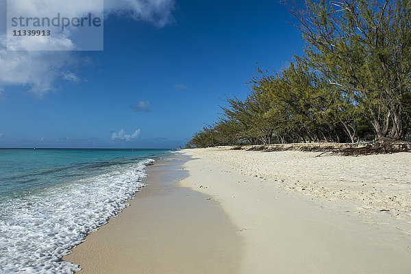 Strand Norman Saunders  Grand Turk  Turks- und Caicosinseln  Karibik  Mittelamerika