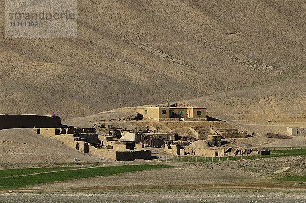 Schlammdorf in der Provinz Bamiyan  Afghanistan  Asien