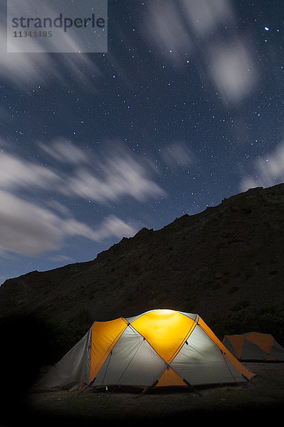 Zelten unter den Sternen während des Hidden-Valleys-Treks  Ladakh  Indien  Asien