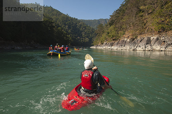 Eine Rafting-Expedition auf dem Karnali-Fluss  West-Nepal  Asien