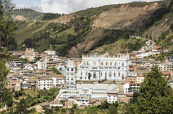 El Santuario de la Virgen del Cisne  im Dorf El Cisne  in der Nähe von Loja  Südliches Hochland  Ecuador  Südamerika