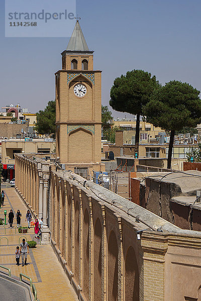 Äußerer Uhrenturm der (armenischen) Vank-Kathedrale  Isfahan  Iran  Naher Osten