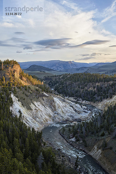 Yellowstone River bei Calcite Springs  Yellowstone-Nationalpark  UNESCO-Weltkulturerbe  Wyoming  Vereinigte Staaten von Amerika  Nordamerika