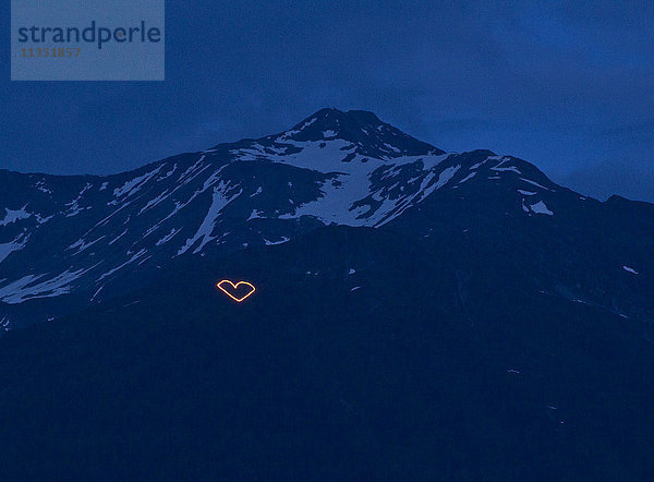 Herz-Jesu-Feuer  Pirchkogel  Stubaier Alpen  Tirol  Österreich  Europa