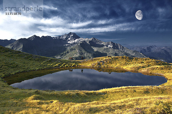 Acherkogel und Bergsee  Stubaier Alpen  Tirol  Österreich  Europa