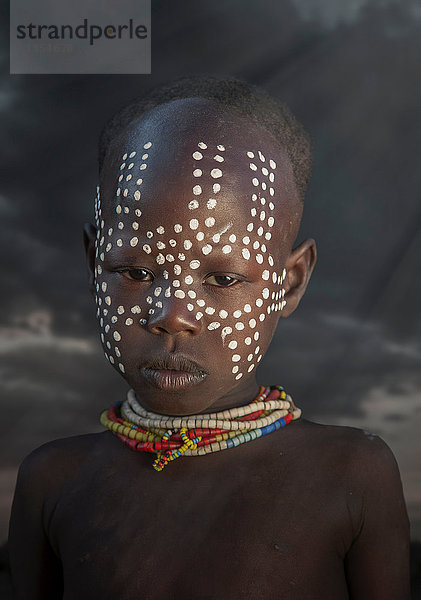 Junges Mädchen des Karo-Stammes  Omo-Tal  Äthiopien