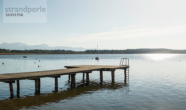 Holzpier  Rosenheim  Bayern  Deutschland