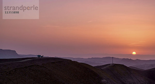 Der Ramon-Krater bei Sonnenuntergang  Negev  Israel