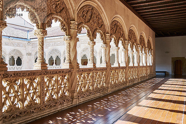 In Stein gehauener Balkon um den Innenhof  Museo Nacional de Escultura   Valladolid  Spanien