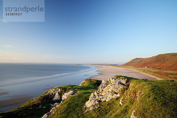 Blick auf die Bucht von Rhossili  Gower  Wales
