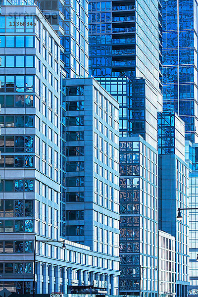 USA  New York  Bürogebäude aus Glas