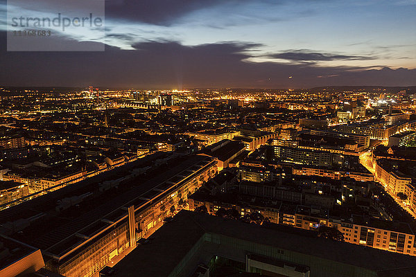 Schweiz  Basel  Basel-Stadt  Stadtbild in der Abenddämmerung