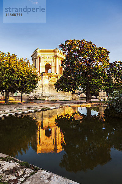 Frankreich  Okzitanien  Montpellier  Pavillon du Peyrou bei Sonnenuntergang