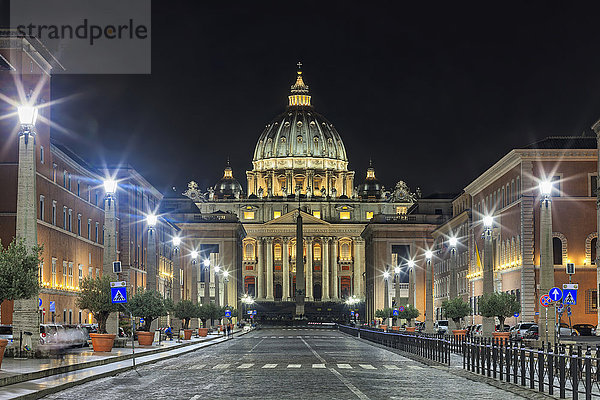 Kathedrale am Petersplatz  Rom  Italien