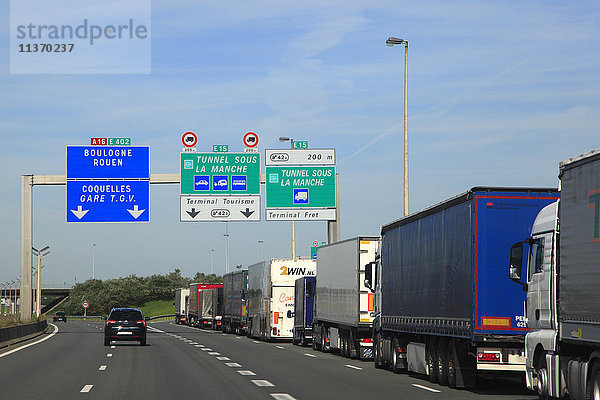 Frankreich  Nordfrankreich  Coquelles. Kanalautobahn.