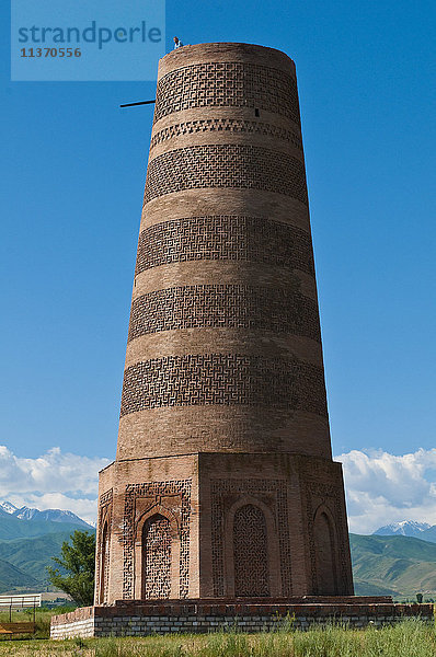 Zentralasien  Kirgisistan  Provinz Chuy  Burana Tower (11.)  archäologische Stätte  Minarett  Reste der antiken Stadt Balasagyn