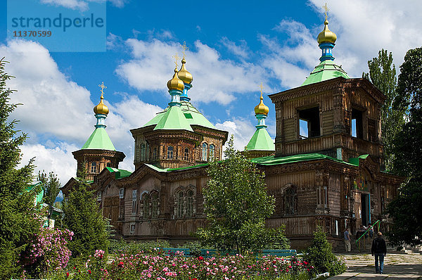 Zentralasien  Kirgisistan  Issyk Kul Provinz (Ysyk-Köl)  Karakol  die orthodoxe Holzkathedrale der Heiligen Dreifaltigkeit (1895)