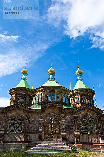 Zentralasien  Kirgisistan  Issyk Kul Provinz (Ysyk-Köl)  Karakol  die orthodoxe Holzkathedrale der Heiligen Dreifaltigkeit (1895)