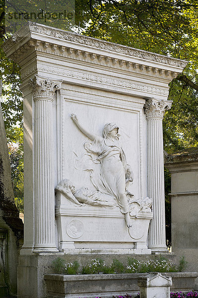 Frankreich  Paris 20. Bezirk. Pere Lachaise Friedhof. Grab des Historikers Jules Michelet (1798-1874). Skulptur von Antonine Mercie (1879)