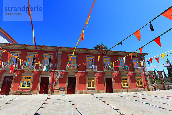 Portugal  Bezirk Viano do Castelo  Ponte do Lima. Die älteste Stadt Portugals. Gasthaus für die Pilger von Santiago de Compostela.