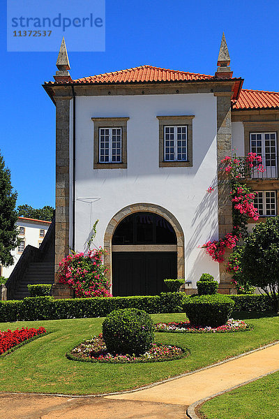 Portugal  Bezirk Viano do Castelo  Ponte do Lima. Die älteste Stadt Portugals. Das Rathaus.