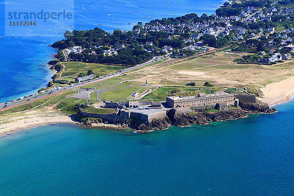 Frankreich  Westfrankreich  Luftaufnahme der Halbinsel Quiberon. Penthievre Fort.