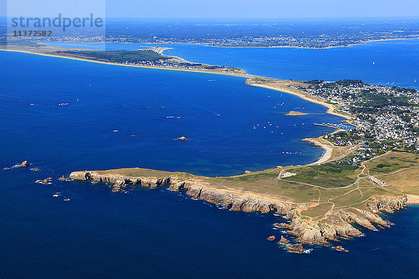 Frankreich  Westfrankreich  Luftaufnahme der Halbinsel Quiberon. Wilde Küste.