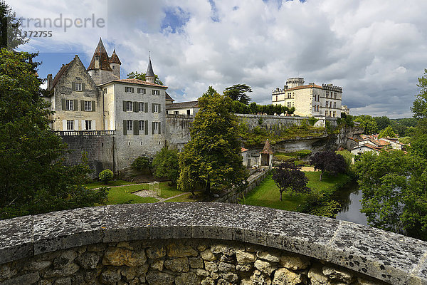 Frankreich  Dordogne  Gesamtansicht des Schlosses von Bourdeilles