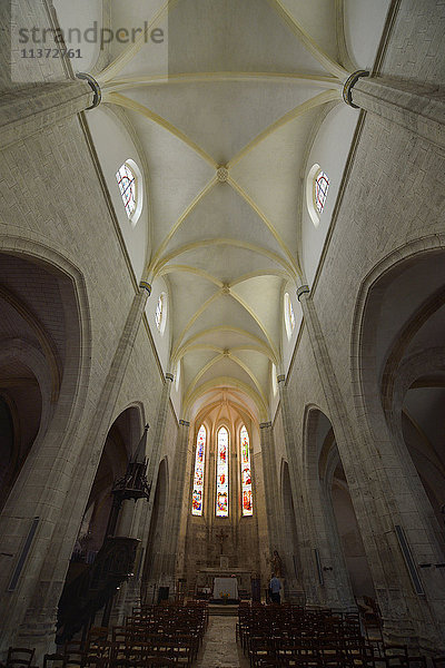 Frankreich  Dordogne  vertikale Ansicht des Chores und der Decke der Kirche von Issigeac