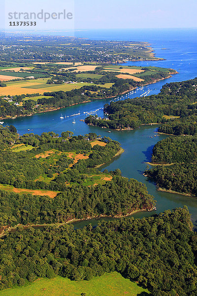 Frankreich  Bretagne  Morbihan. Luftaufnahme. Der Aven-Fluss.