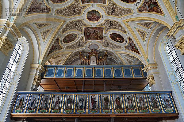 Orgelempore der Pfarrkirche St. Andreas  Fischbachau  Oberbayern  Bayern  Deutschland  Europa