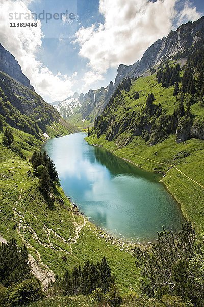 Blick auf den Fählensee von der Alp Bollenwees  Rüte  Kanton Appenzell Innerrhoden  Schweiz  Europa