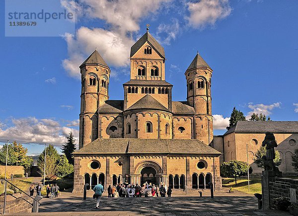 Abtei Maria Laach  Klosterkirche  mittelalterliches Kloster  Glees  Eifel  Rheinland Pfalz  Deutschland  Europa