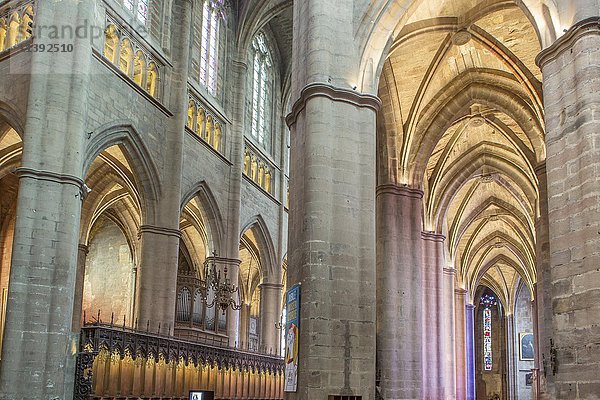 Innenansicht  Kathedrale Notre-Dame  12.-16. Jahrhundert  Rodez  Aveyron  Languedoc-Roussillon-Midi-Pyrénées  Frankreich  Europa