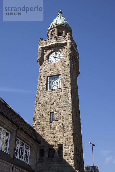 Pegelturm  St. Landungsbrücken  Hamburg  Deutschland  Europa