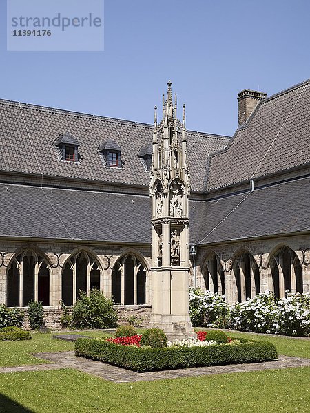 Kreuzgang  Dom St. Viktor  Xanten  Niederrhein  Nordrhein-Westfalen  Deutschland  Europa