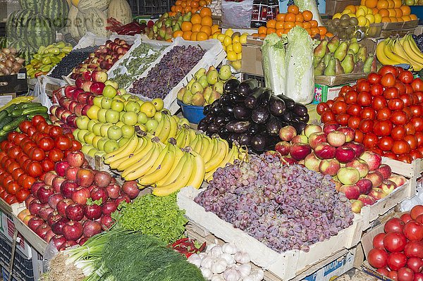 Obst- und Gemüsestand  Samal Bazar  Shymkent  Region Süd  Kasachstan  Asien