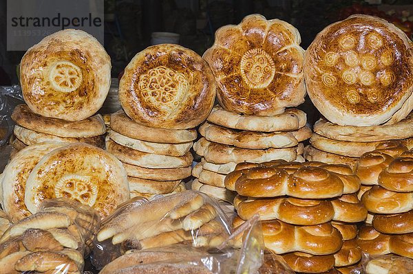 Brotverkaufsstand  Samal Bazar  Shymkent  Südregion  Kasachstan  Asien