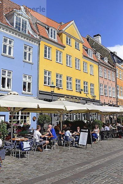 Nyhavn  Hafen- und Vergnügungsviertel  Kopenhagen  Dänemark  Europa