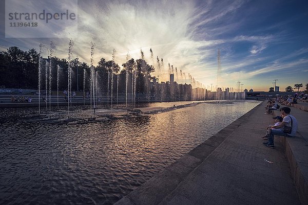 Springbrunnen im Fluss Iset  Stadtzentrum von Jekaterinburg  Gebiet Swerdlowsk  Russland  Europa