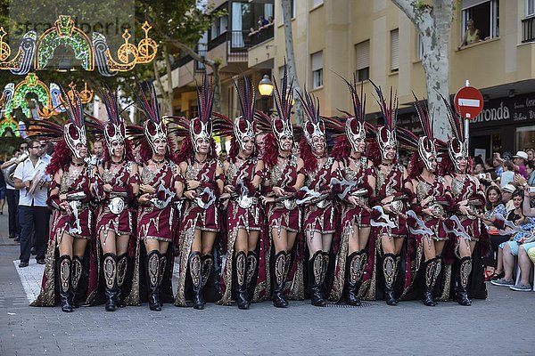 Parade  Moros y Cristianos  Mauren und Christen  Dénia  Provinz Valencia  Costa Blanca  Spanien  Europa